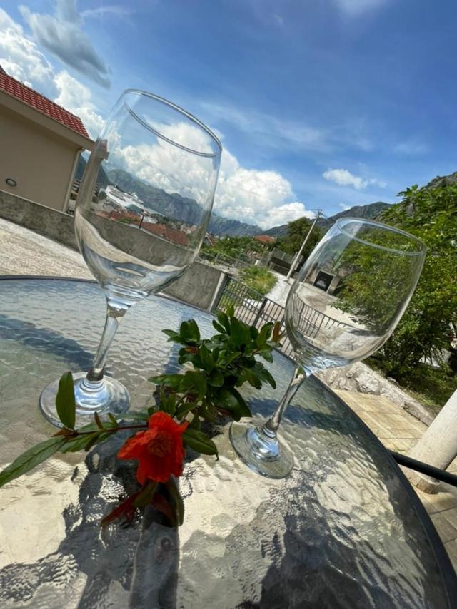 Nature Bay Apartment Kotor Exterior foto